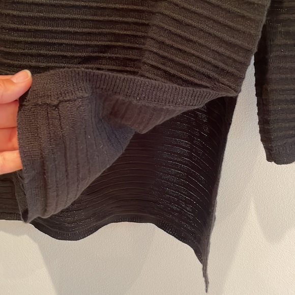 Tahari Women’s Ribbed Turtle Neck Sweater. - Picture 5 of 8